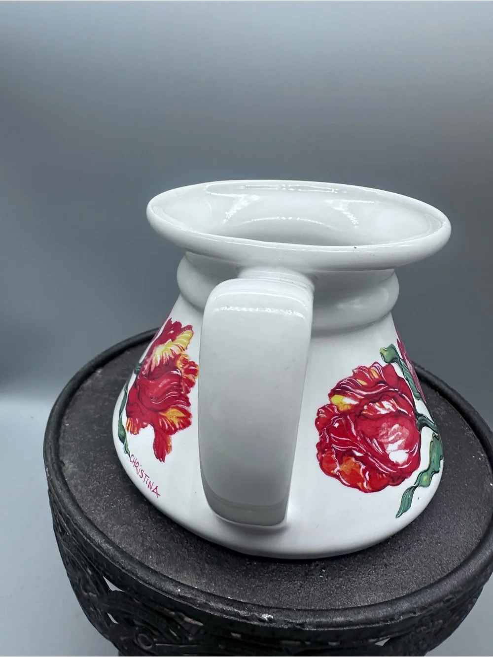 Potpourri Press Ceramic mug with Red Tulip Motif